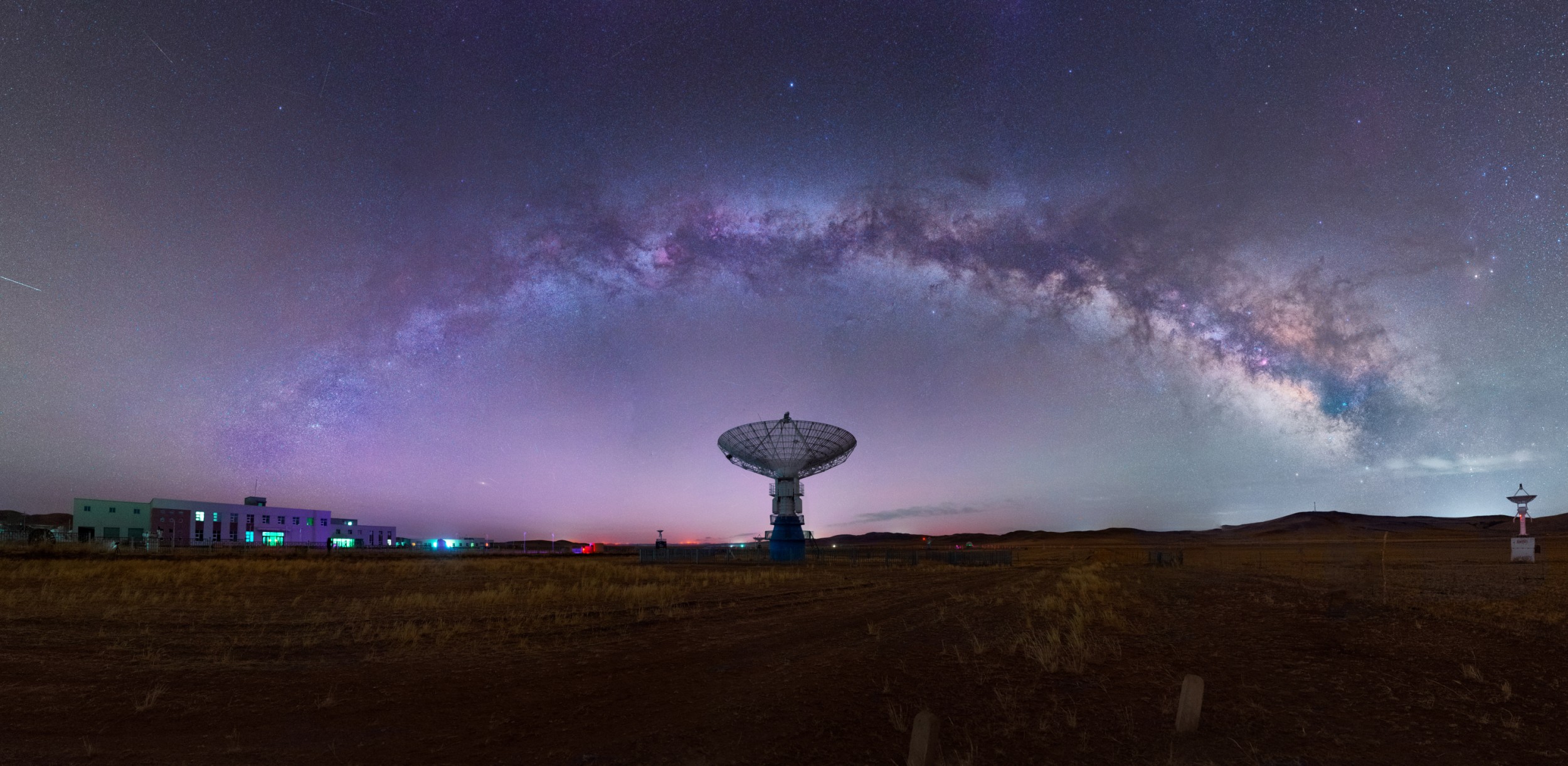 1686120899803021275.jpg 张明群-宇宙与人类智慧在此交汇(长边2500像素).jpg