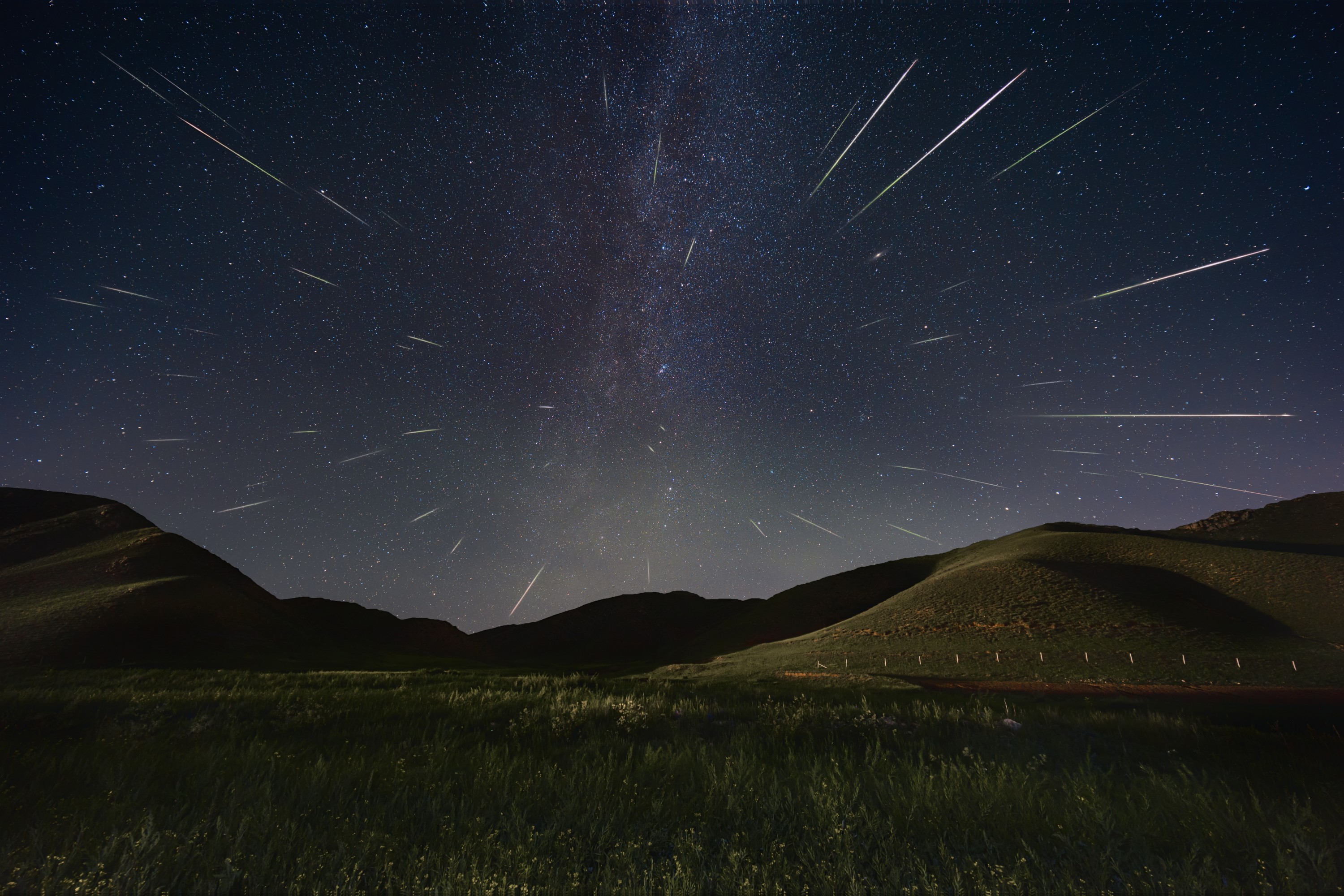 1693445255279040091.jpg 李永翔-固阳春坤山英仙座流星雨(长边3000像素).jpg