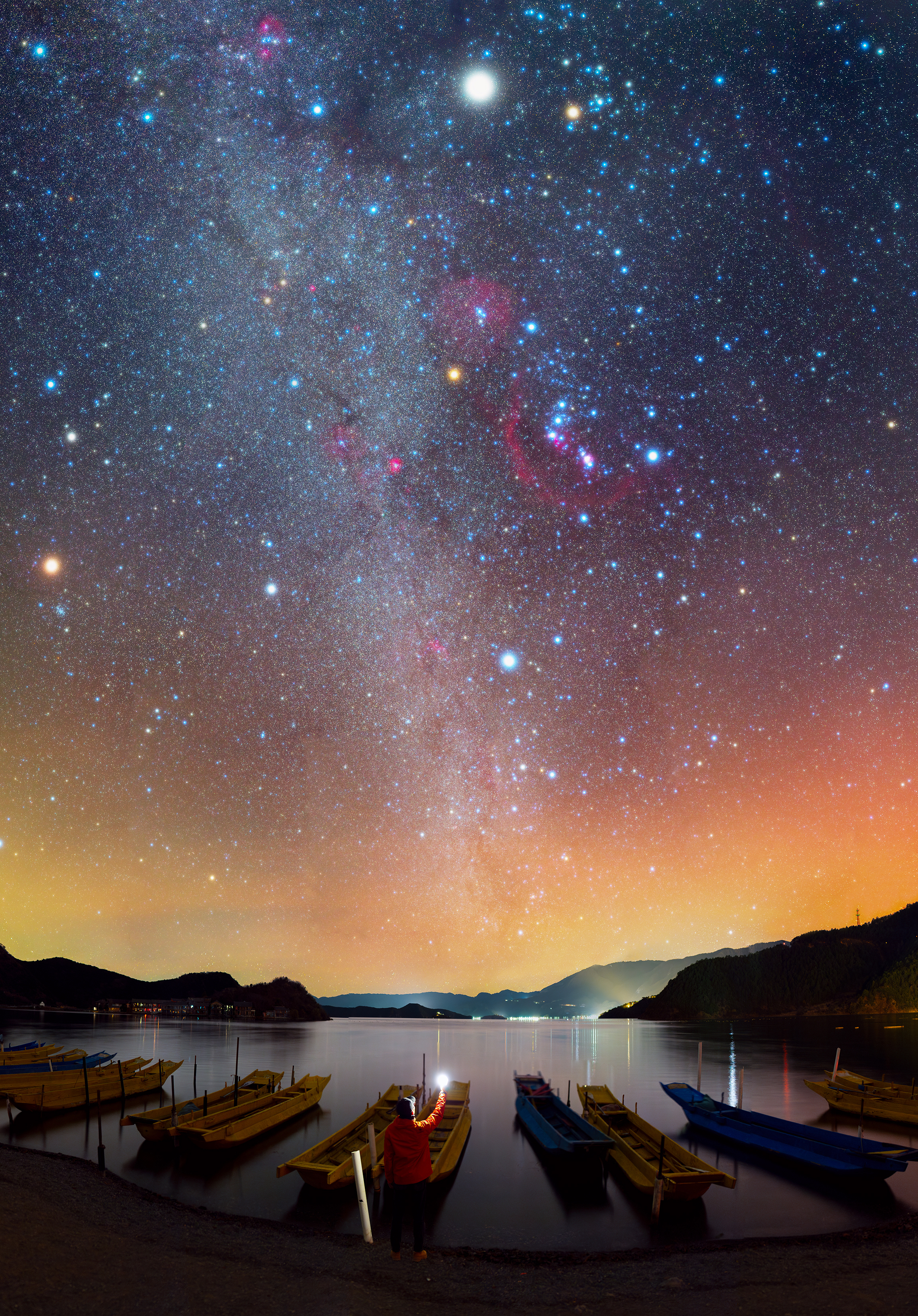 泸沽湖的冬季夜空任飞翔.jpg